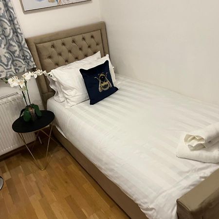 Tj Homes - Double Room With Single Bed - 3 Min To Tube Station - London Ruislip Extérieur photo