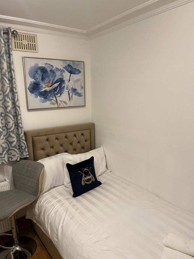 Tj Homes - Double Room With Single Bed - 3 Min To Tube Station - London Ruislip Extérieur photo